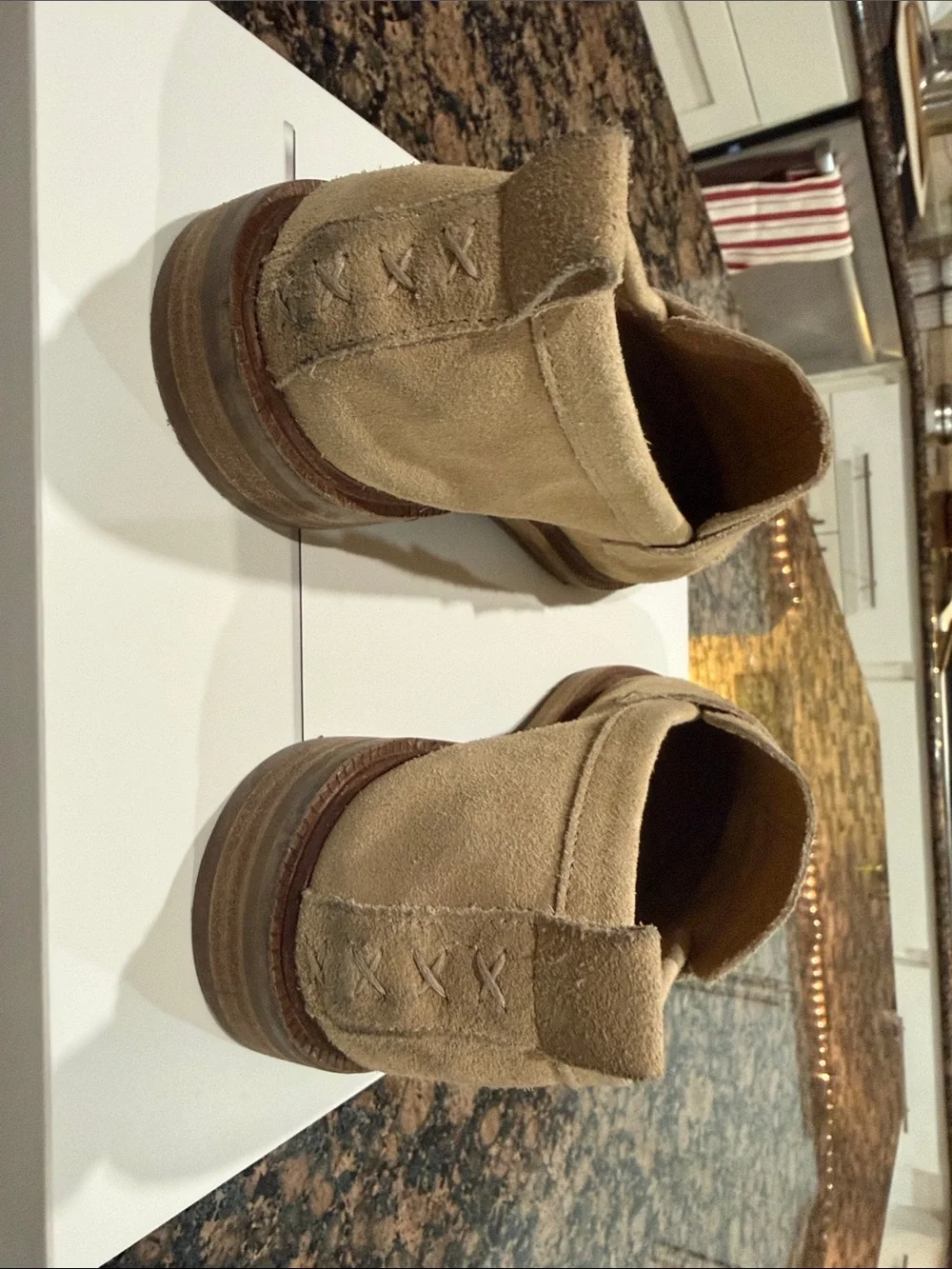 Kelsi Dagger classic suede